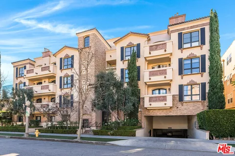 $935,000 | 12026 Hoffman Street, Unit 104, Studio City, CA 91604