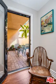 $935,000 | 12026 Hoffman Street, Unit 104, Studio City, CA 91604
