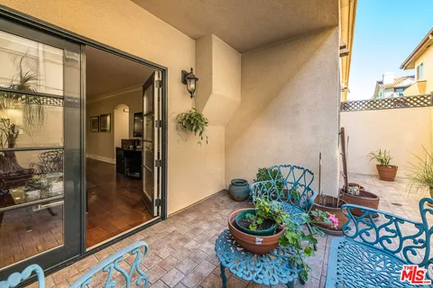 $935,000 | 12026 Hoffman Street, Unit 104, Studio City, CA 91604