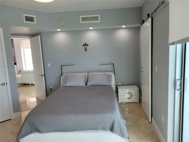 $579,900 | 350 South Miami Avenue, Unit 2714, Miami, FL 33130