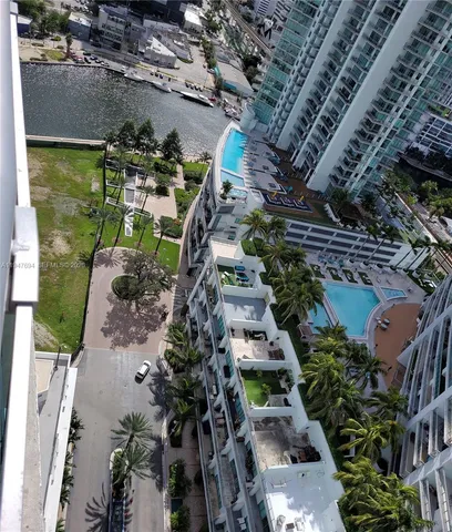 $579,900 | 350 South Miami Avenue, Unit 2714, Miami, FL 33130