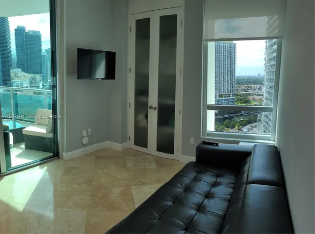 $579,900 | 350 South Miami Avenue, Unit 2714, Miami, FL 33130