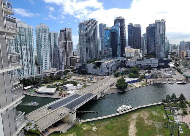 $579,900 | 350 South Miami Avenue, Unit 2714, Miami, FL 33130