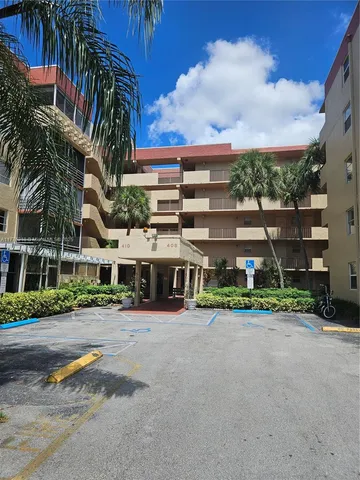 $1,975 | Plantation Drive, Plantation, FL 33317