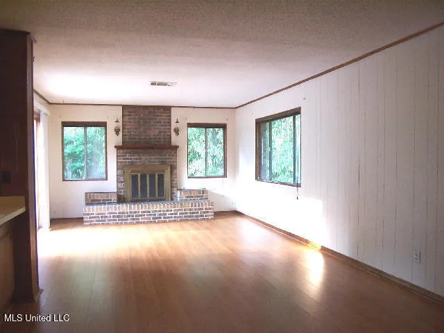 $2,350 | 1109 Le Badine Court, Ocean Springs, MS 39564