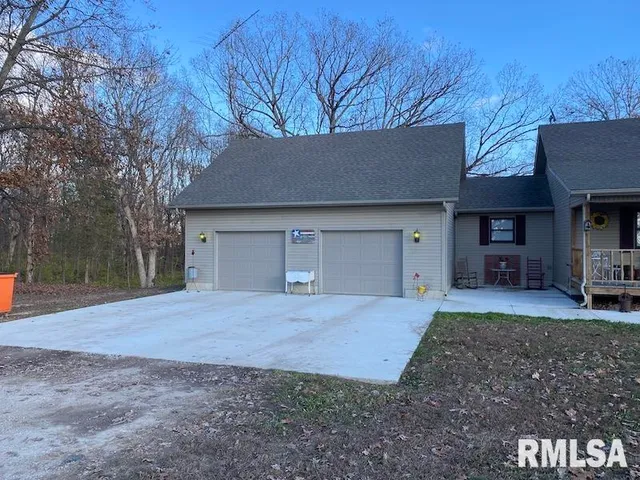 $515,000 | 12043 East 2170th Road, Marshall, IL 62441