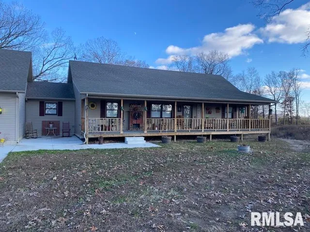 $515,000 | 12043 East 2170th Road, Marshall, IL 62441