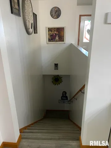 $515,000 | 12043 East 2170th Road, Marshall, IL 62441