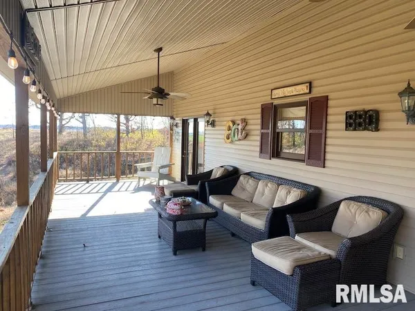 $515,000 | 12043 East 2170th Road, Marshall, IL 62441