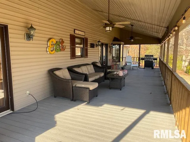 $515,000 | 12043 East 2170th Road, Marshall, IL 62441