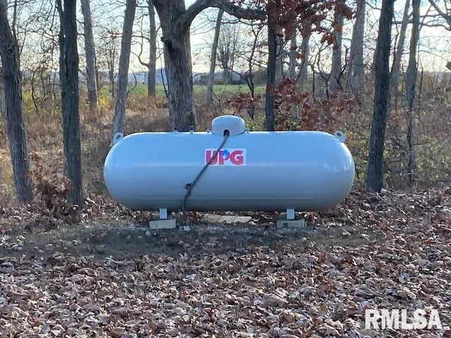 $515,000 | 12043 East 2170th Road, Marshall, IL 62441