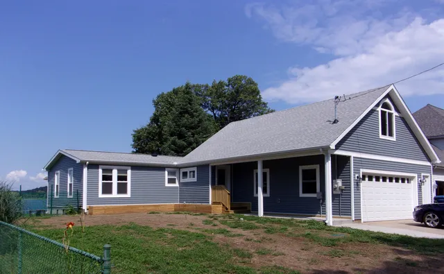 $414,900 | 11178 East Shore Drive, Delton, MI 49046