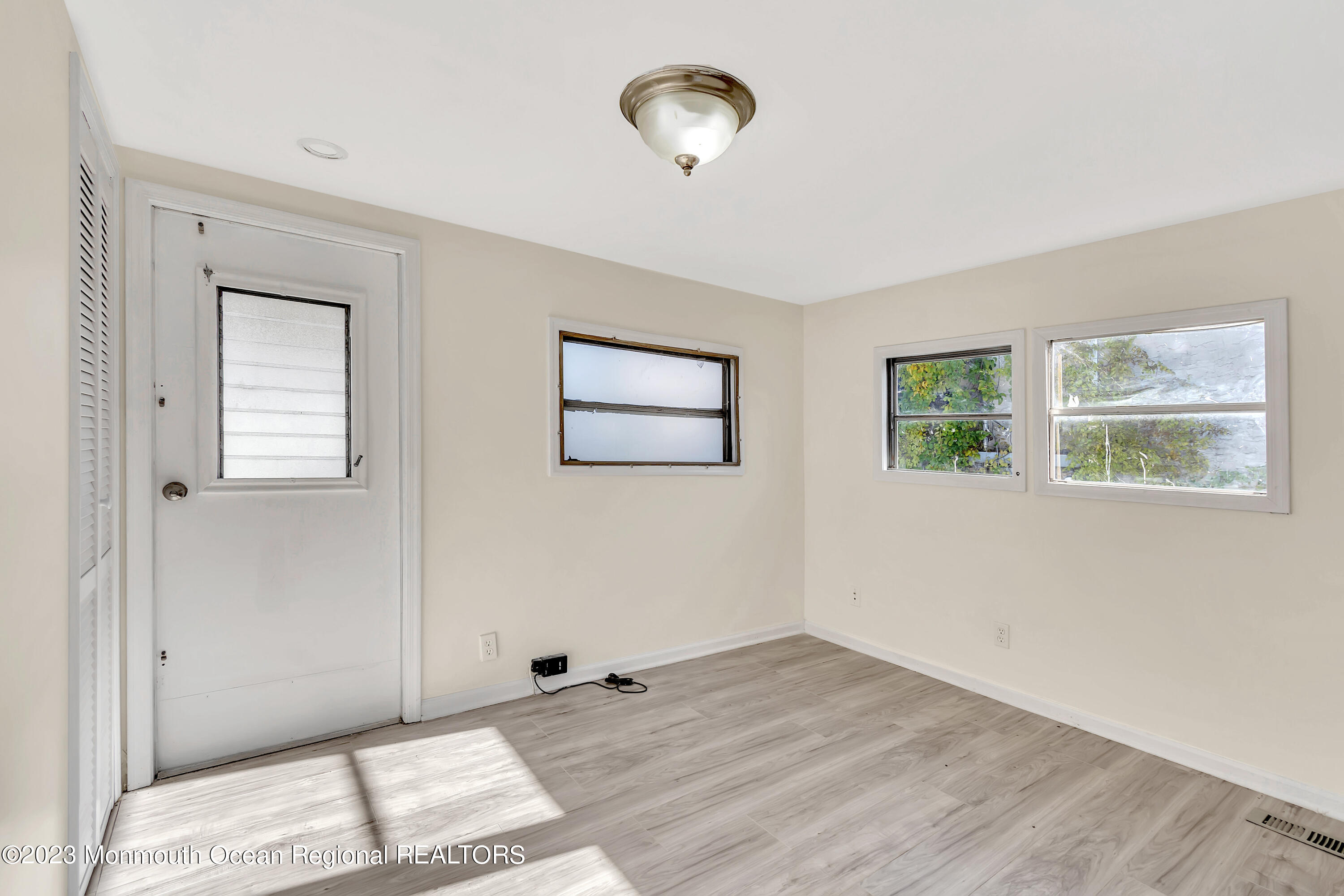 83 Ruth Street Hazlet, NJ 07730 - Photo 4 of 15 aligned-jsp_0152-aligned-jsp_0154