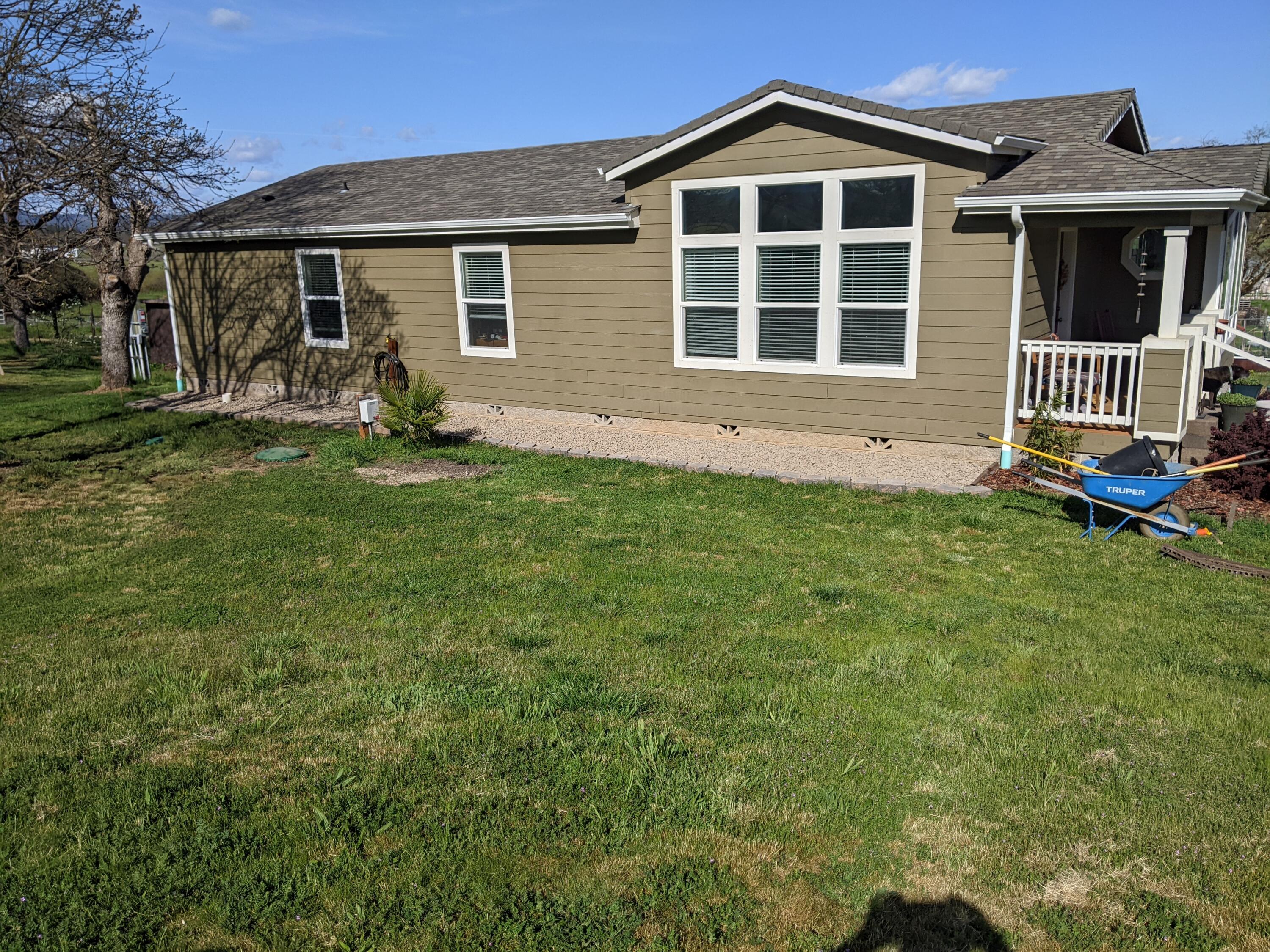 11750 Dixie Road White City, OR 97503 - Photo 43 of 47 PXL_20220409_232701273.MP