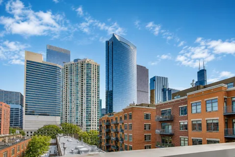 $865,000 | 321 North Jefferson Street, Unit 401, Chicago, IL 60661