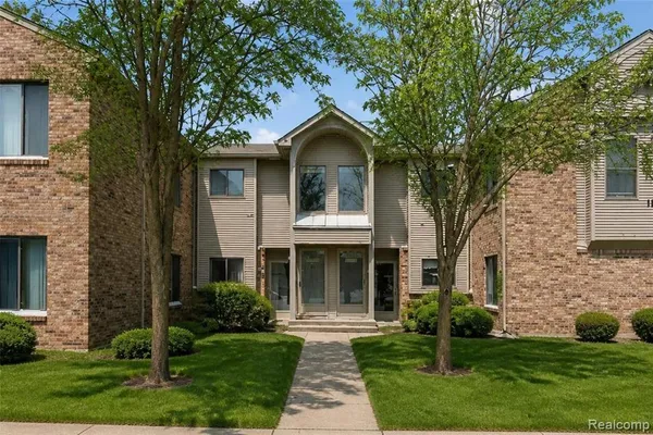 $209,900 | 42739 Lilley Pointe Drive, Canton, MI 48187