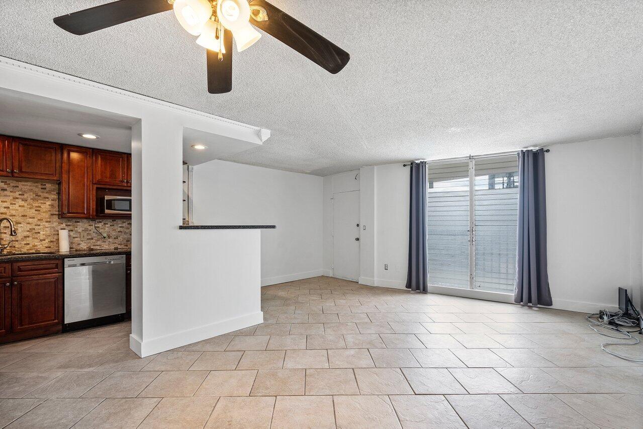 1100 Alton Road, Unit 2E Miami Beach, FL 33139 - Photo 4 of 15 011-1100AltonRoad-MiamiBeach-FL-33139-SM