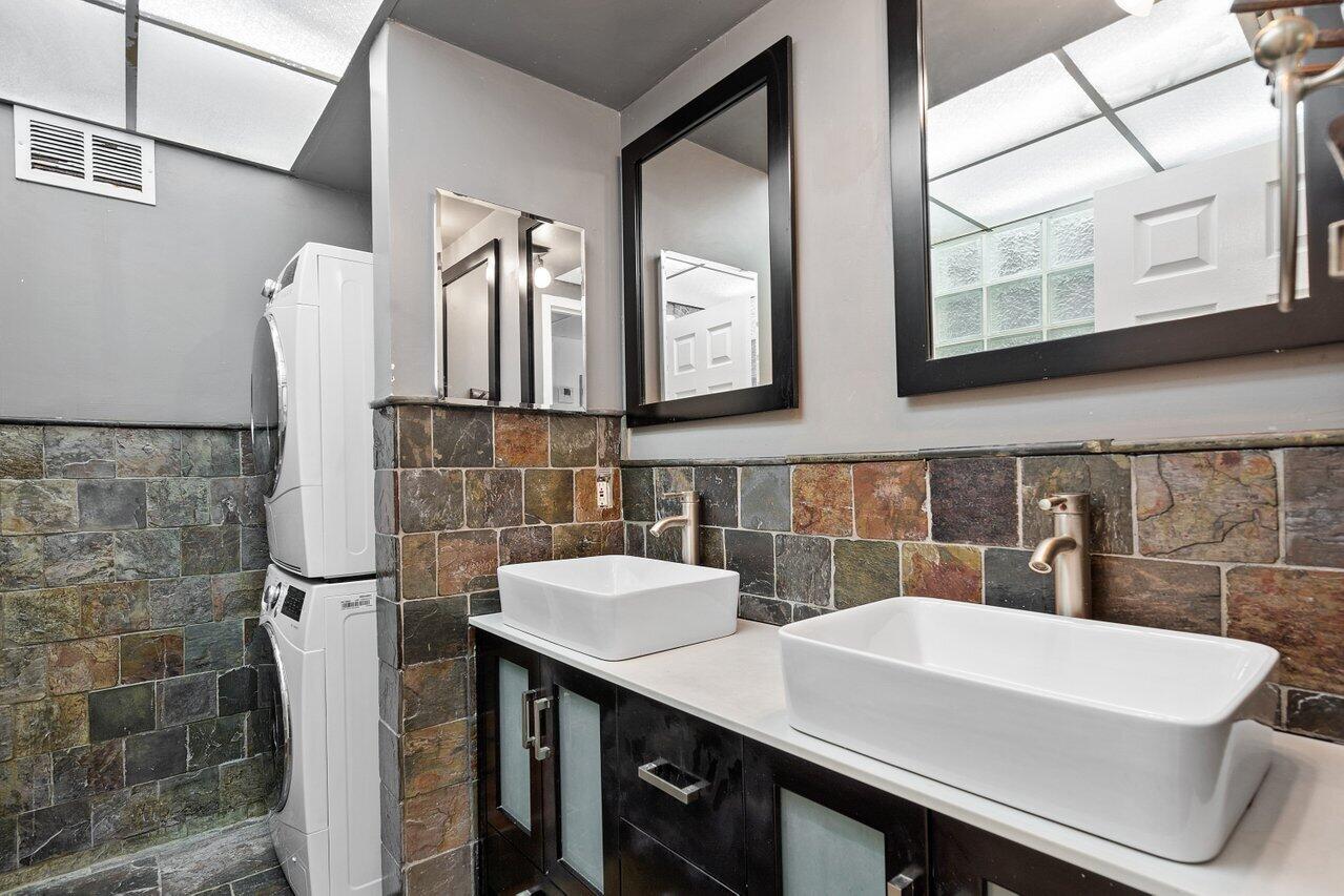 1100 Alton Road, Unit 2E Miami Beach, FL 33139 - Photo 6 of 15 007-1100AltonRoad-MiamiBeach-FL-33139-SM