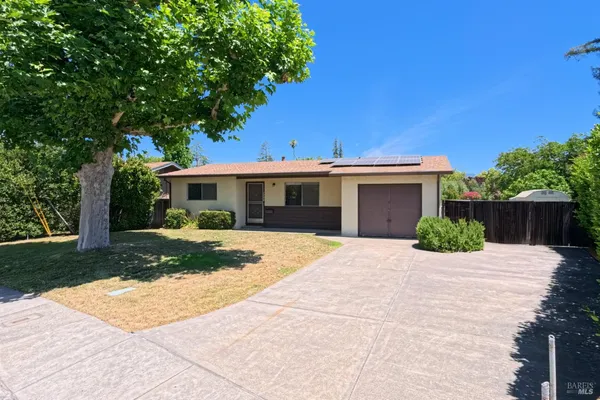 $1,195,000 | 1924 Vineyard Avenue, St. Helena, CA 94574