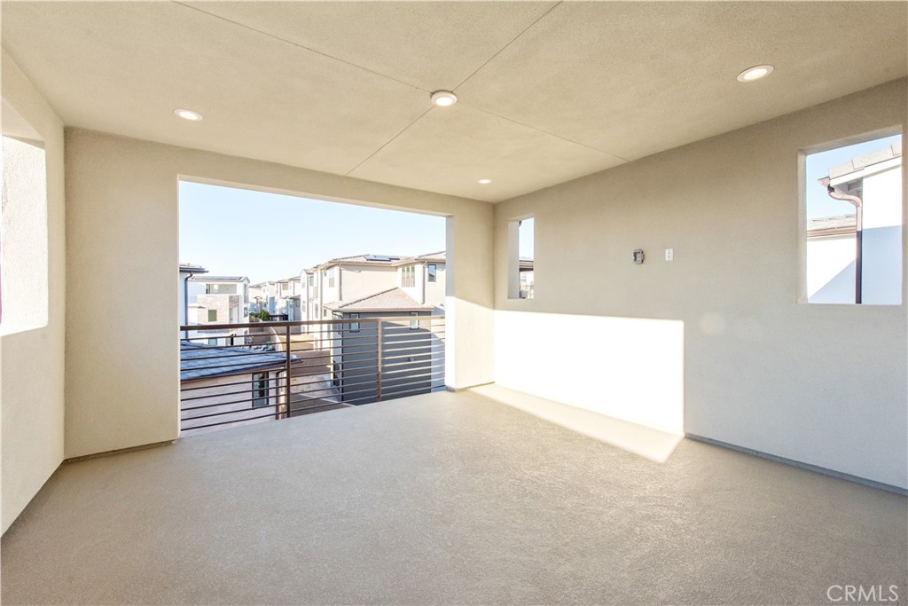 209 Mask Irvine, CA 92618 - Photo 25 of 40 a view of kitchen and natural light