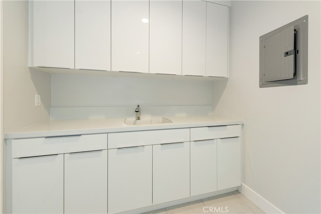 209 Mask Irvine, CA 92618 - Photo 26 of 40 a view with cabinets