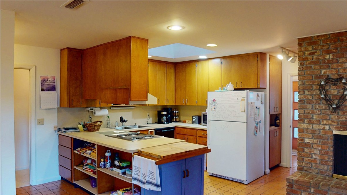 305 Old Plantation Road Jekyll Island, GA 31527 - Photo 10 of 29