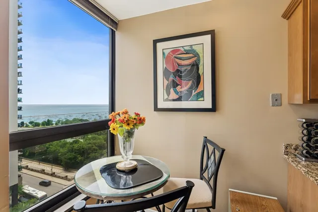 $599,500 | 360 East Randolph Street, Unit 1208, Chicago, IL 60601