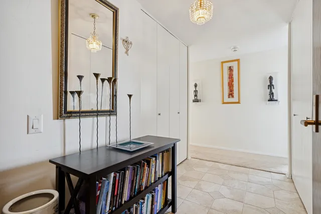 $599,500 | 360 East Randolph Street, Unit 1208, Chicago, IL 60601