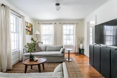 $735,000 | 8 George Sickle Road, Saugerties, NY 12477