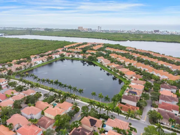 $4,500 | 1560 Seagrape Way, Hollywood, FL 33019