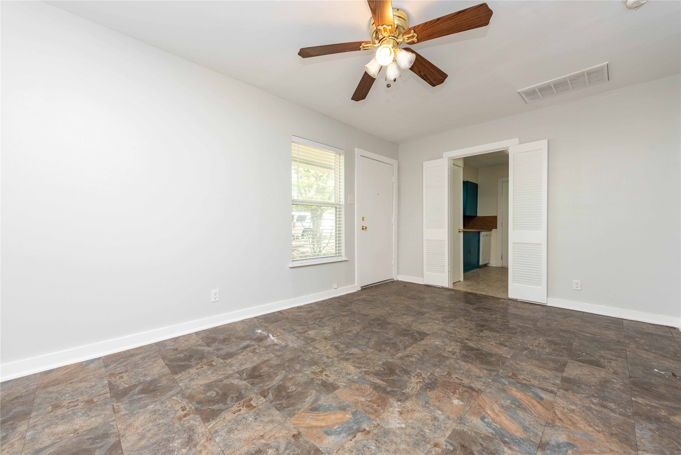 1013 East 10th Street Austin, TX 78702 - Photo 8 of 16