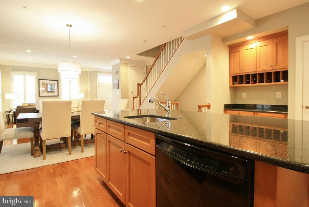 413 Princess Street Alexandria, VA 22314 - Photo 12 of 30 Kitchen Aid appliances