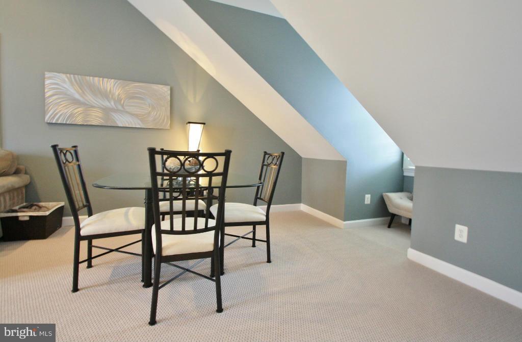 413 Princess Street Alexandria, VA 22314 - Photo 25 of 30 Spacious family room ideal for entertaining