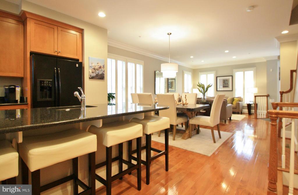413 Princess Street Alexandria, VA 22314 - Photo 7 of 30 Open plan living area
