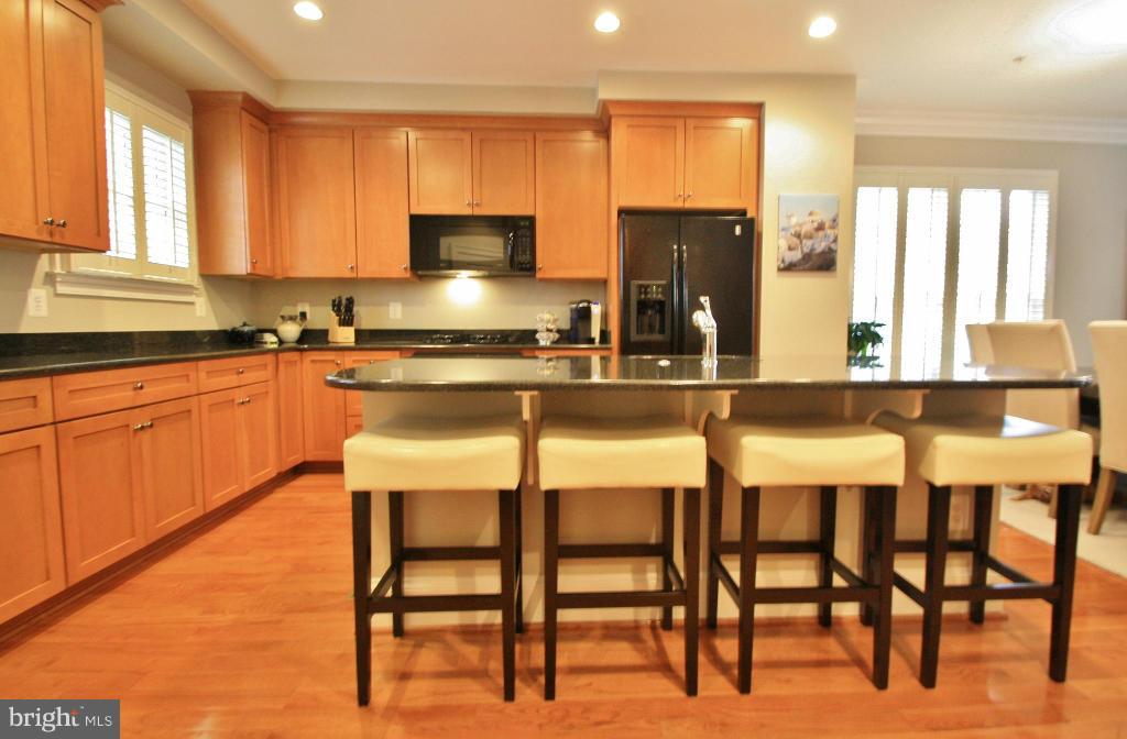 413 Princess Street Alexandria, VA 22314 - Photo 8 of 30 Kitchen with 7.5' island