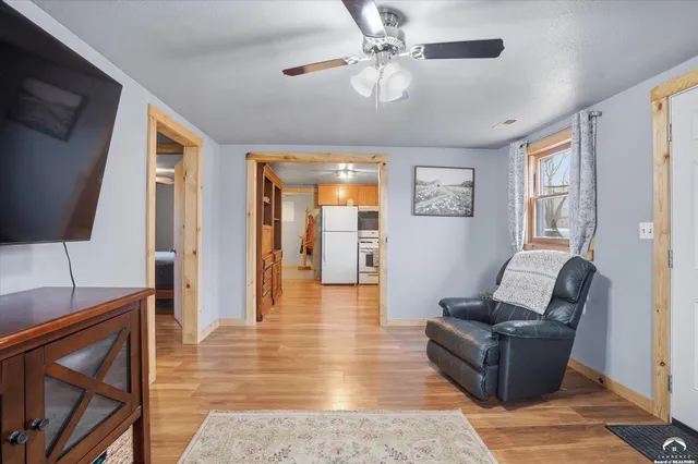 $164,500 | 230 Elmore Street, Lecompton, KS 66050