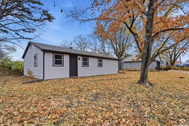 $164,500 | 230 Elmore Street, Lecompton, KS 66050