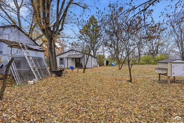 $164,500 | 230 Elmore Street, Lecompton, KS 66050