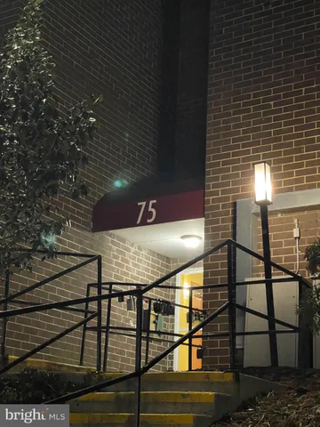 $1,599 | 75 South Reynolds Street, Unit 306, Alexandria, VA 22304