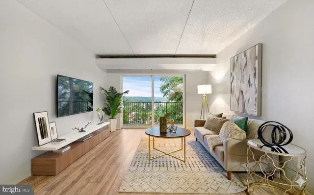 $1,599 | 75 South Reynolds Street, Unit 306, Alexandria, VA 22304