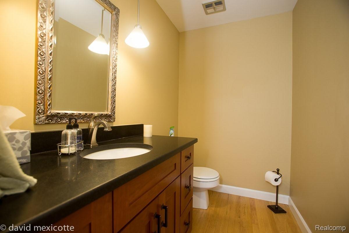 35163 Spring Hill Road Farmington, MI 48331 - Photo 20 of 31 AI6P5638.jpg