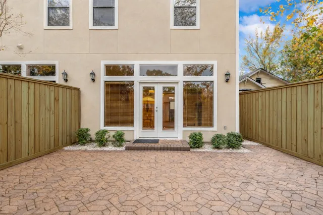 $4,800 | 5422 Gibson Street, Unit A, Houston, TX 77007