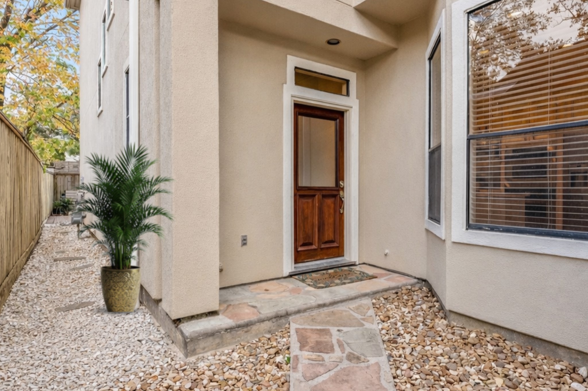 5422 Gibson Street, Unit A Houston, TX 77007 - Photo 2 of 42 Frosted glass front door provides both natural light and privacy.