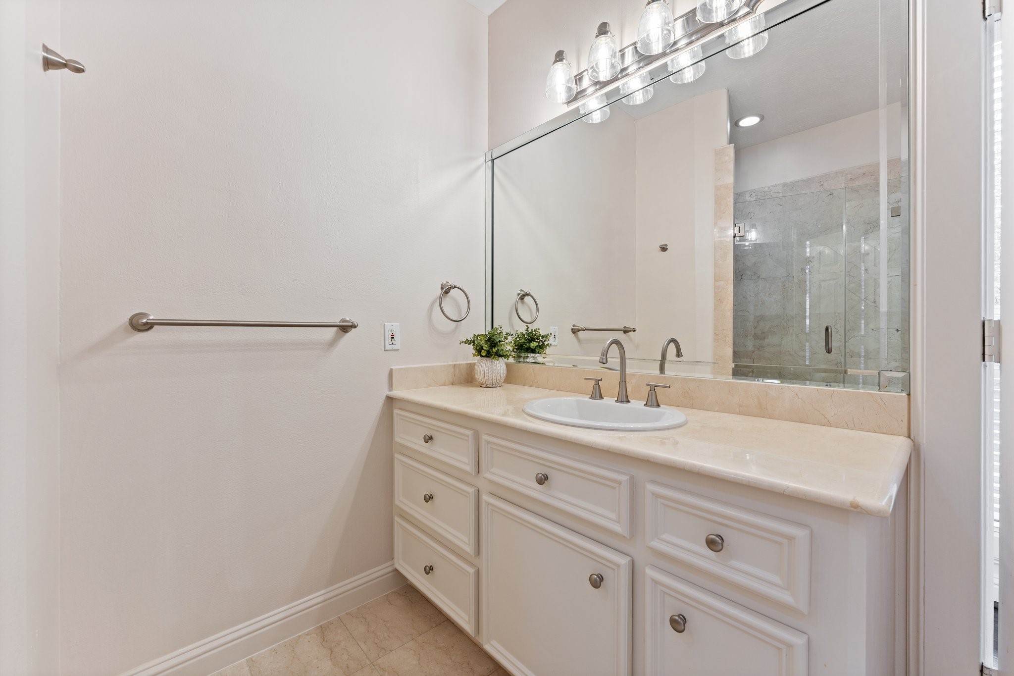 5422 Gibson Street, Unit A Houston, TX 77007 - Photo 23 of 42