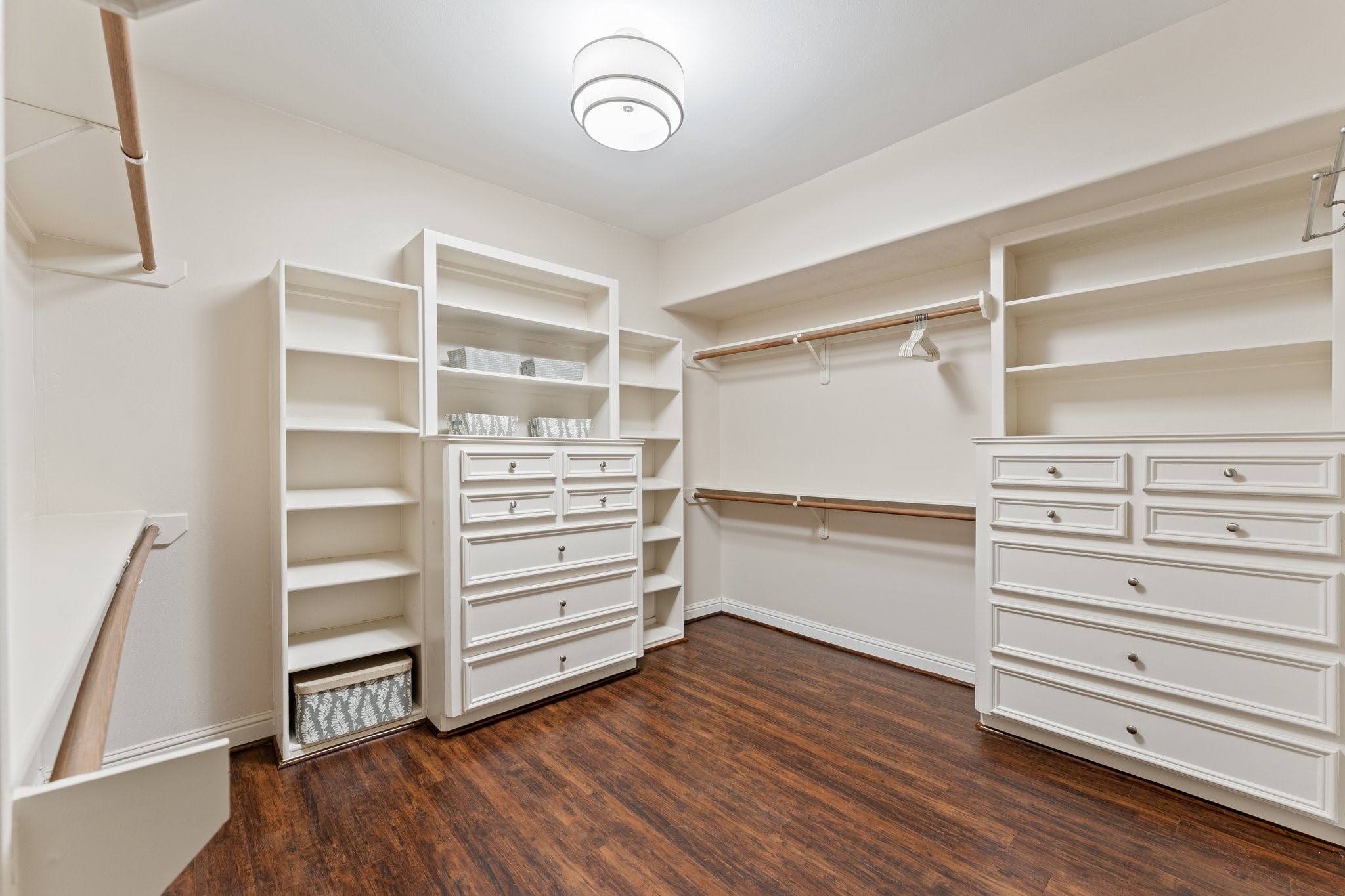5422 Gibson Street, Unit A Houston, TX 77007 - Photo 26 of 42 The primary bedroom closet is fabulous and large.