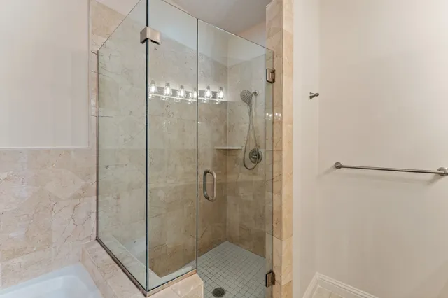 $4,800 | 5422 Gibson Street, Unit A, Houston, TX 77007