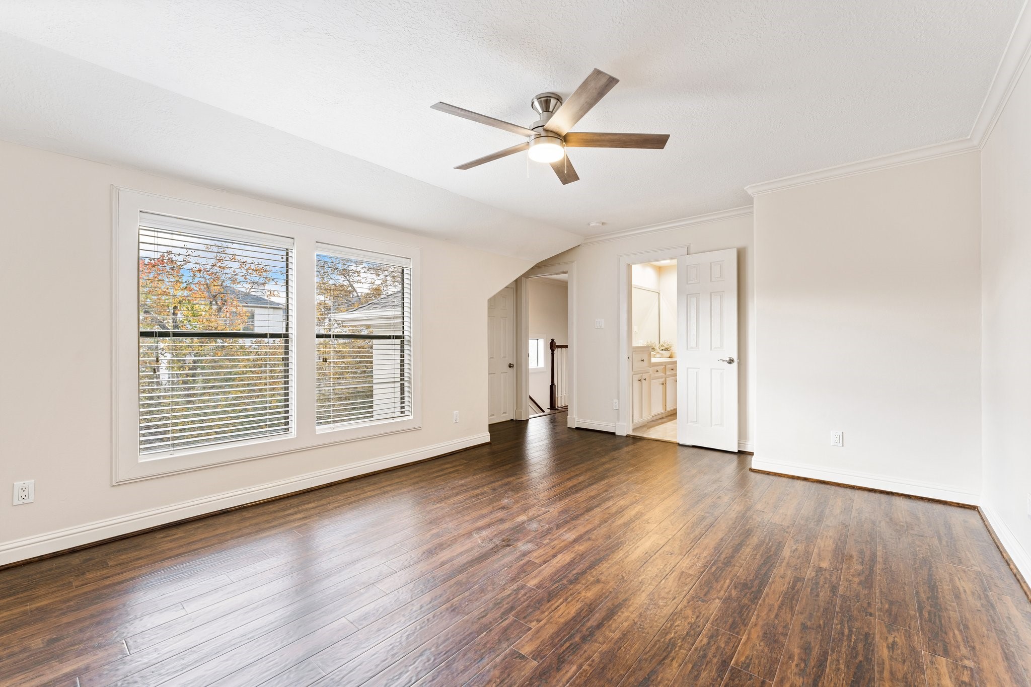 5422 Gibson Street, Unit A Houston, TX 77007 - Photo 35 of 42 Another view of third bedroom.