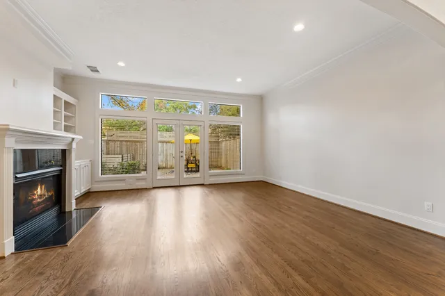 $4,800 | 5422 Gibson Street, Unit A, Houston, TX 77007