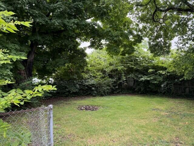 128 West Corwin Street Circleville, OH 43113 - Photo 4 of 26 5