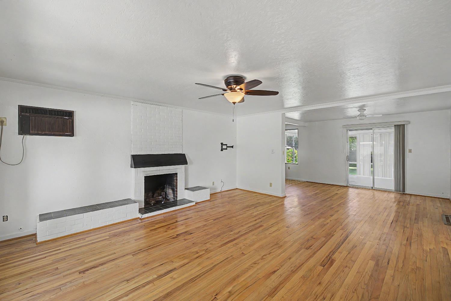 2804 Becerra Way Sacramento, CA 95821 - Photo 8 of 32 Gallery Image 8